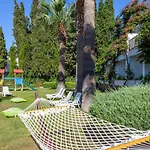 Garden فندق 3*