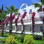 فندق Garden 3*