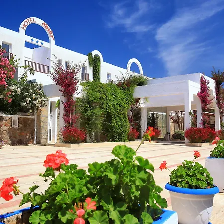 Garden Hotel 3*