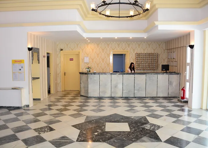 那图尔花园酒店 酒店